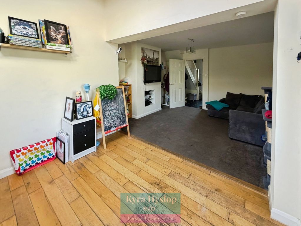 Property photo 2 of 13