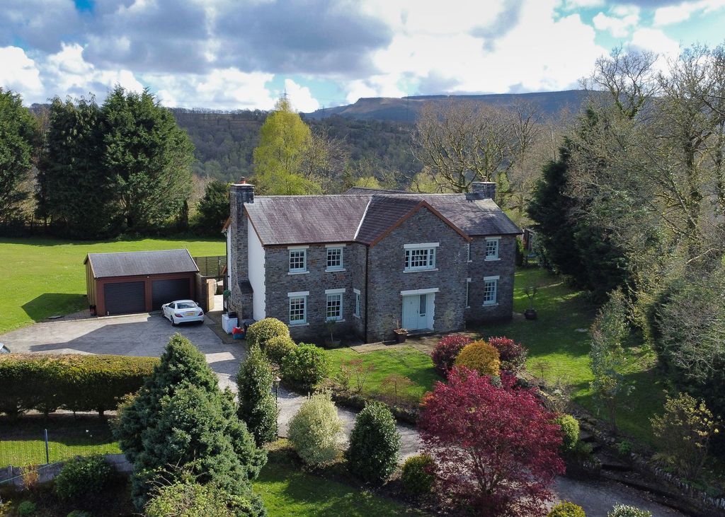 Property photo 1 of 60