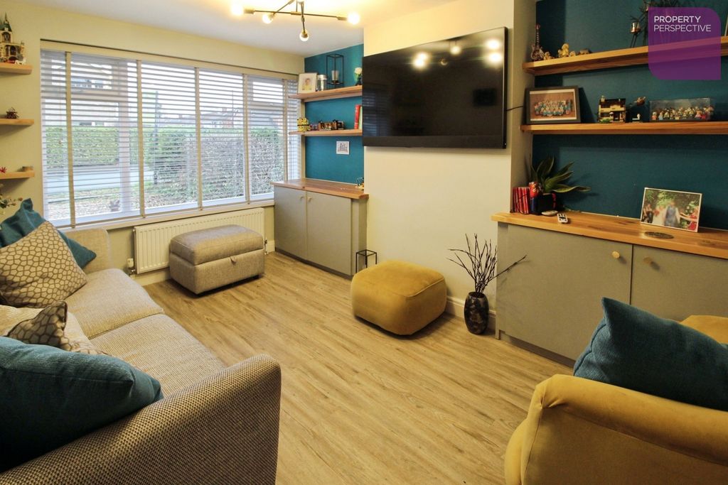 Property photo 2 of 10 Lounge