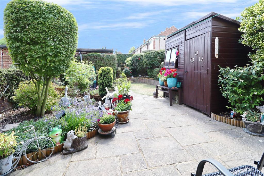 Property photo 1 of 14 Garden