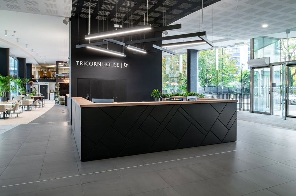 Property photo 3 of 18 Tricorn - Reception.Jpg