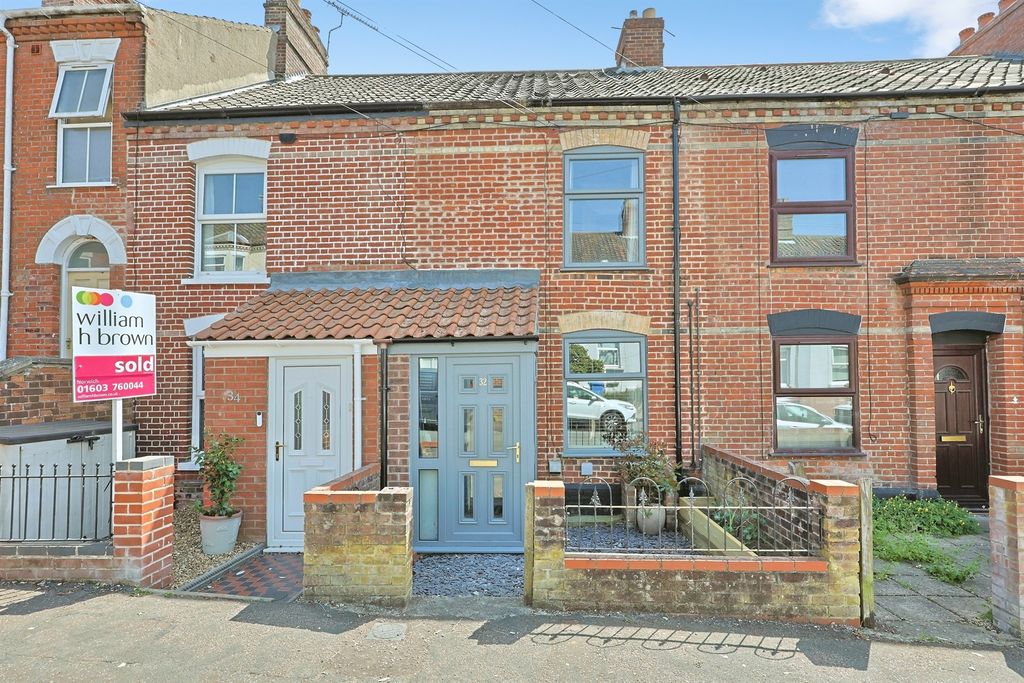 Property photo 1 of 18