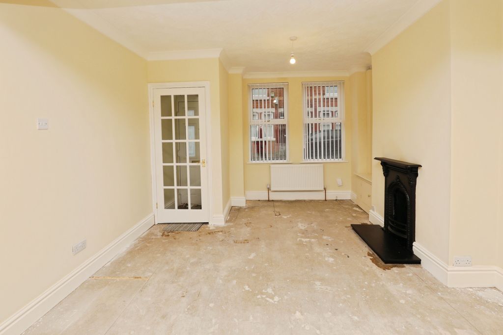 Property photo 2 of 15 Lounge/Dining Room