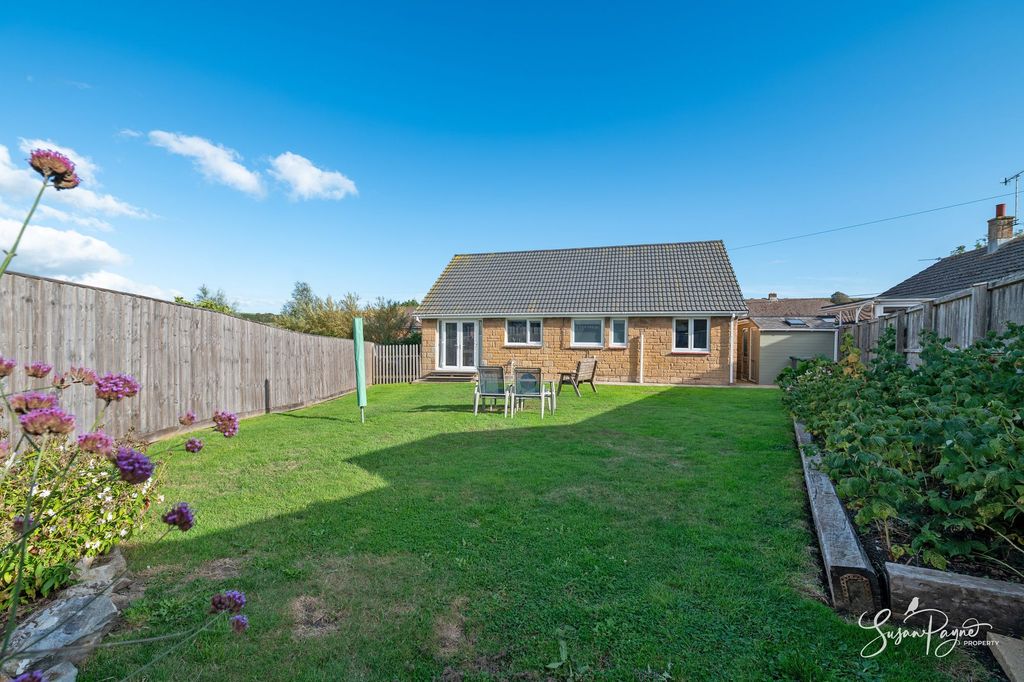 Property photo 2 of 25 Rear Garden