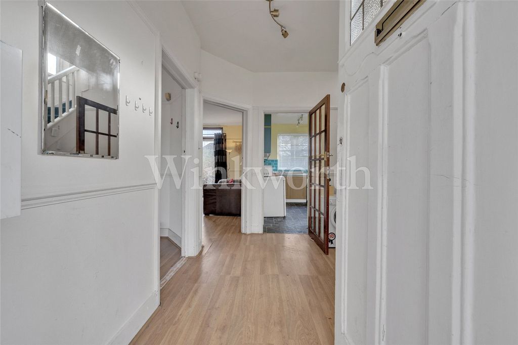 Property photo 2 of 12 Picture No. 15