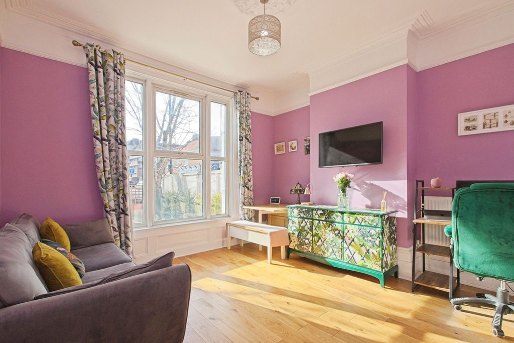 Property photo 3 of 18