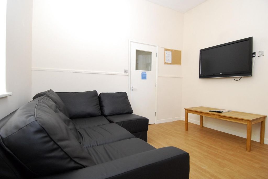 Property photo 2 of 5 Bf3c8A21-7349-4E1c-Aab3-Eca95Ae6556A.Jpg