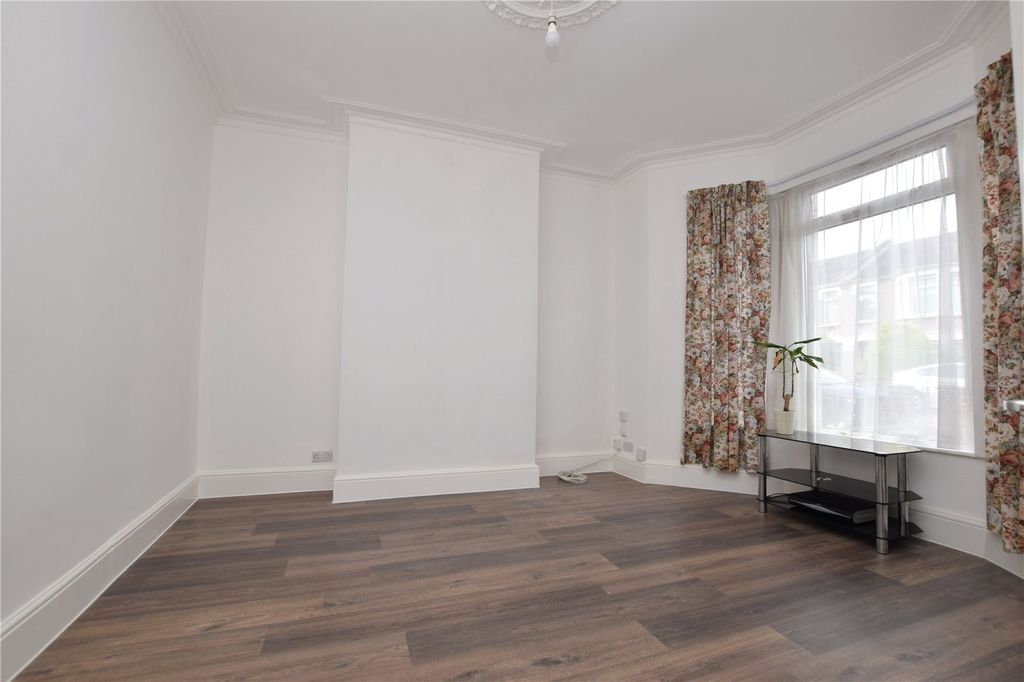 Property photo 2 of 10 Picture No. 02