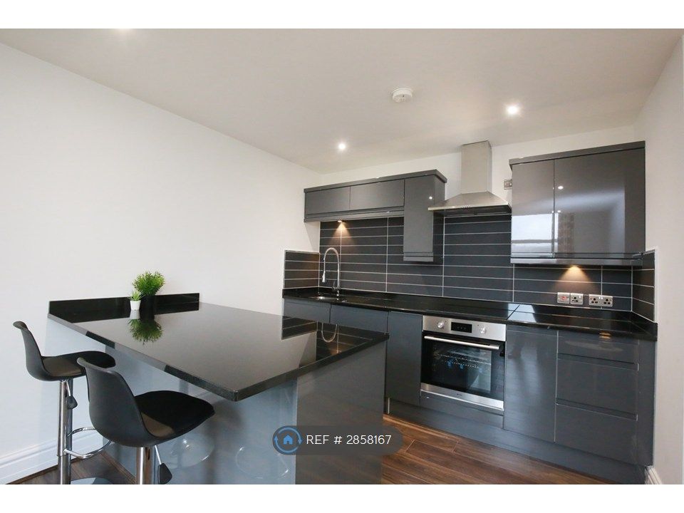 Property photo 1 of 12 Kitchen/Breakfast Bar Area