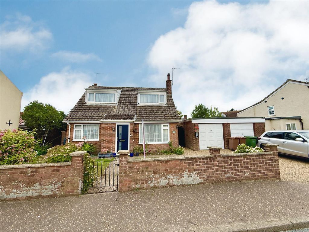 Property photo 1 of 18 Front Aspect