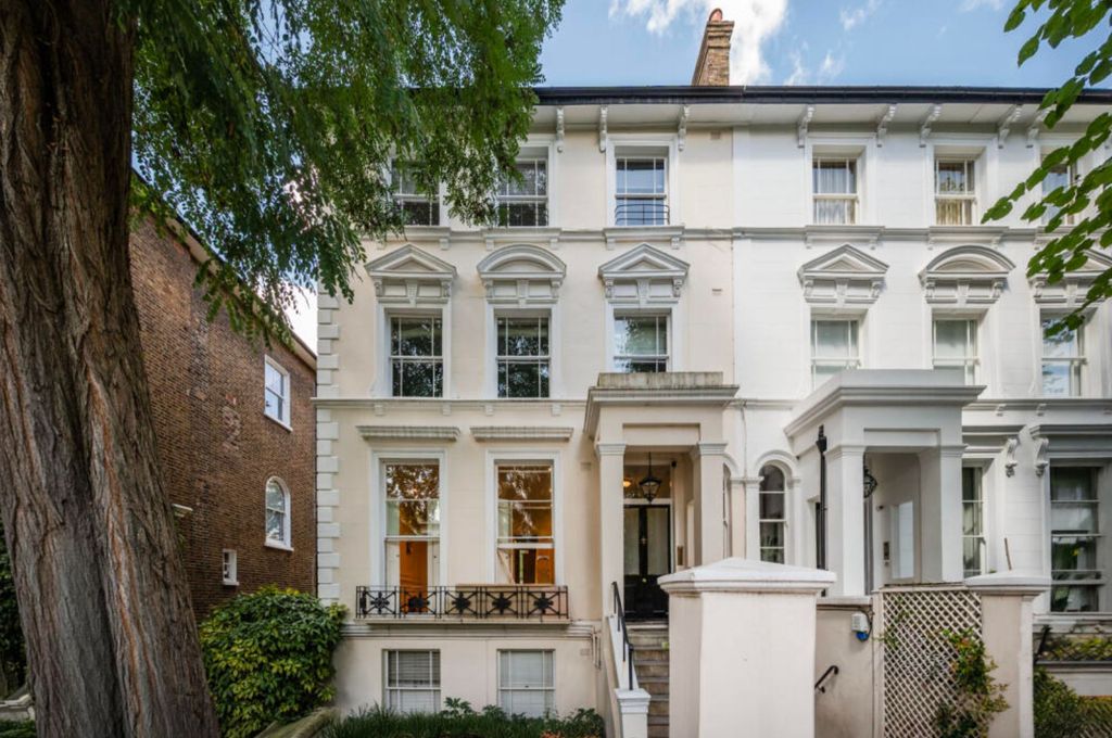 Property photo 2 of 17