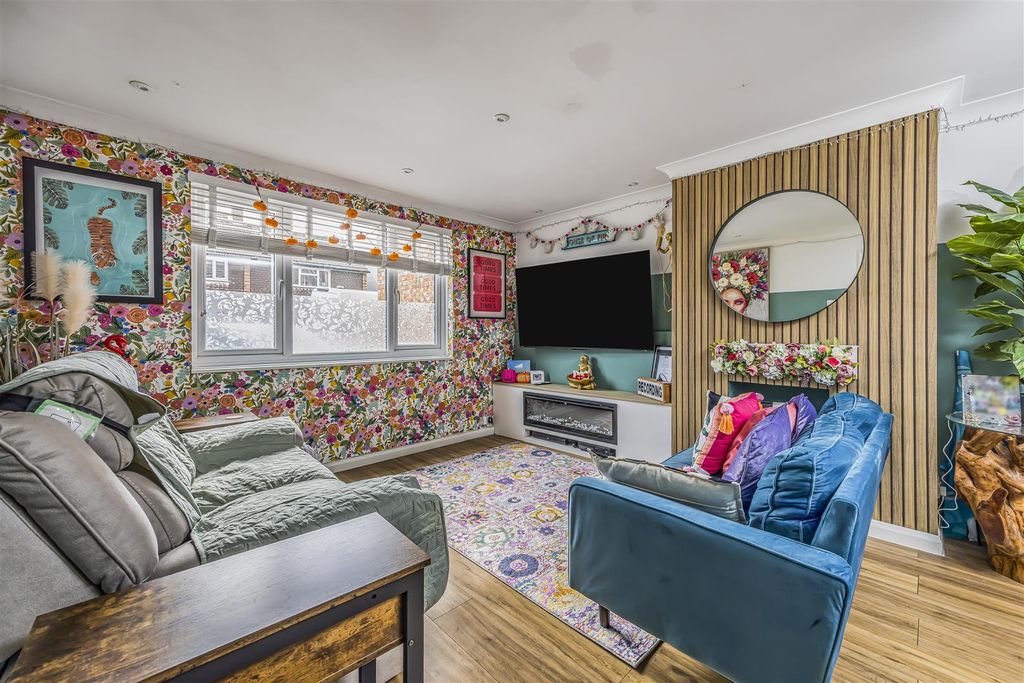 Property photo 2 of 25 20 Reginald Road, Southsea-Porticomarketing-Soldby