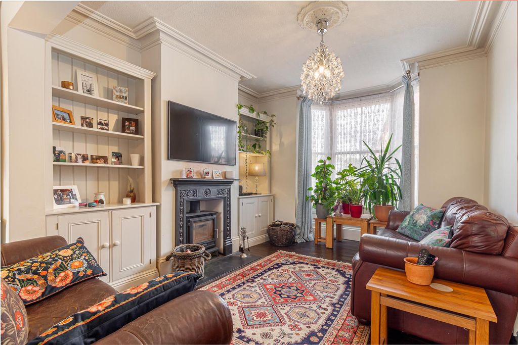 Property photo 2 of 19 Living-Room1.Jpg