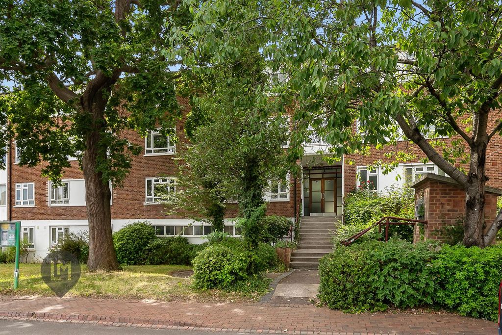 Property photo 1 of 9 External