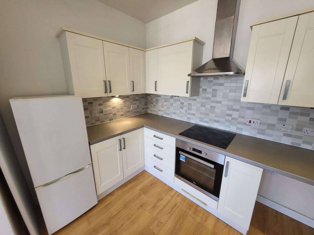 Property photo 2 of 17 Gallery