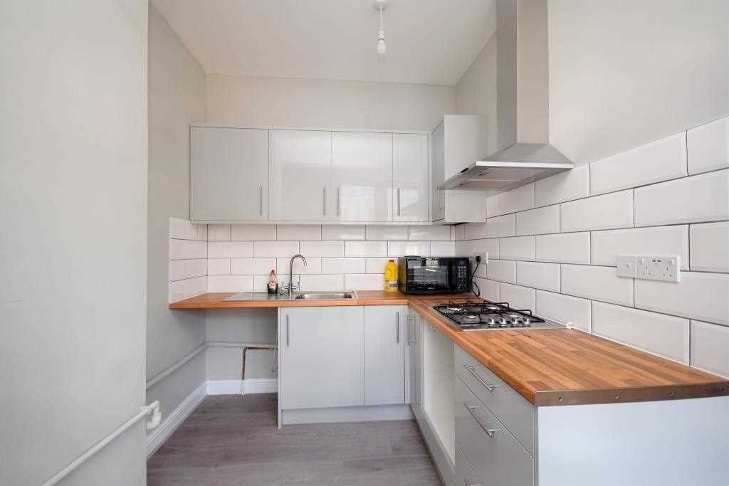 Property photo 2 of 4 Kitchen