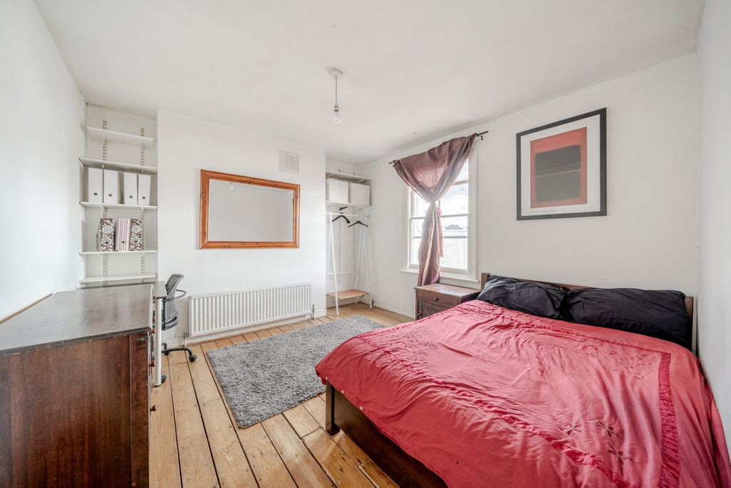 Property photo 3 of 16 Bedroom