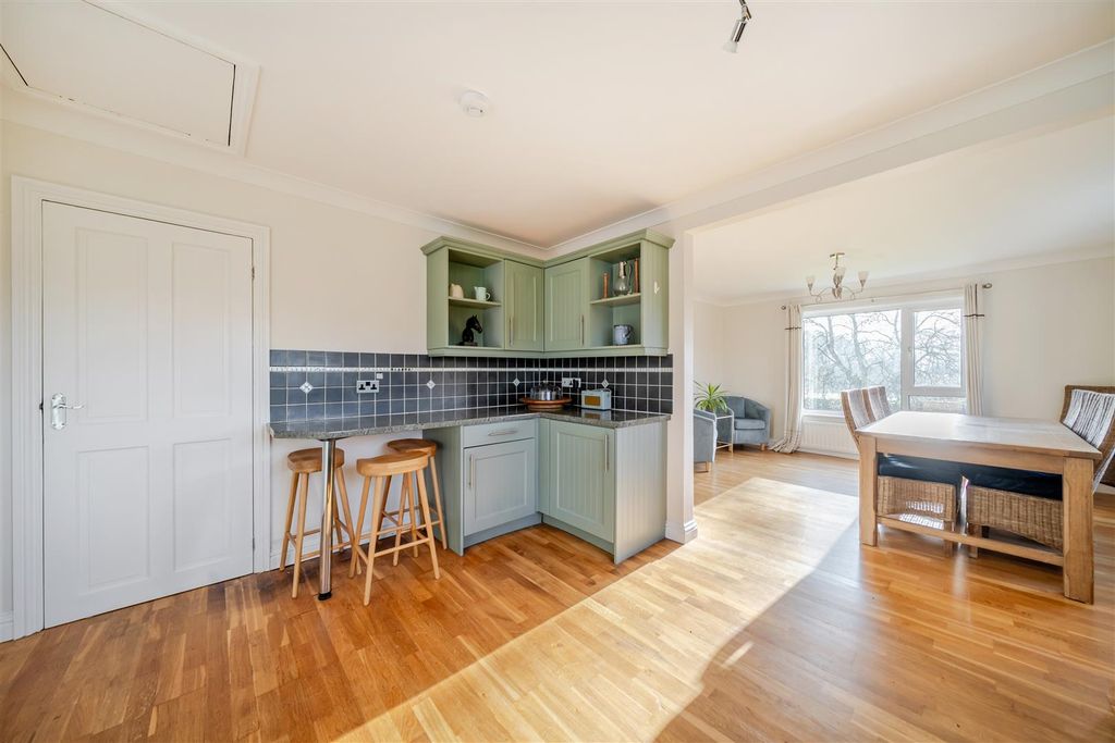 Property photo 3 of 19 Kitchen