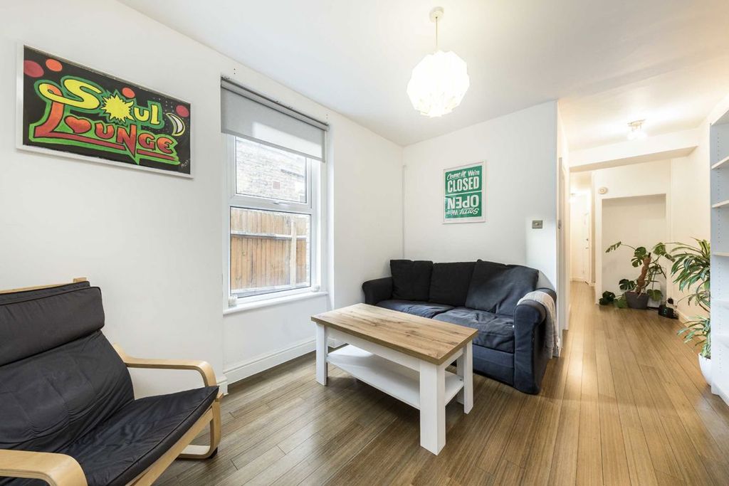 Property photo 3 of 7