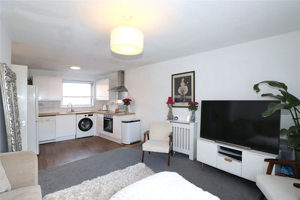 Property photo 1 of 7 Picture No. 24