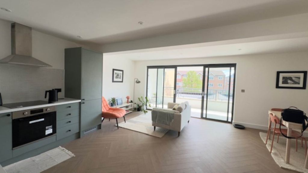 Property photo 1 of 17