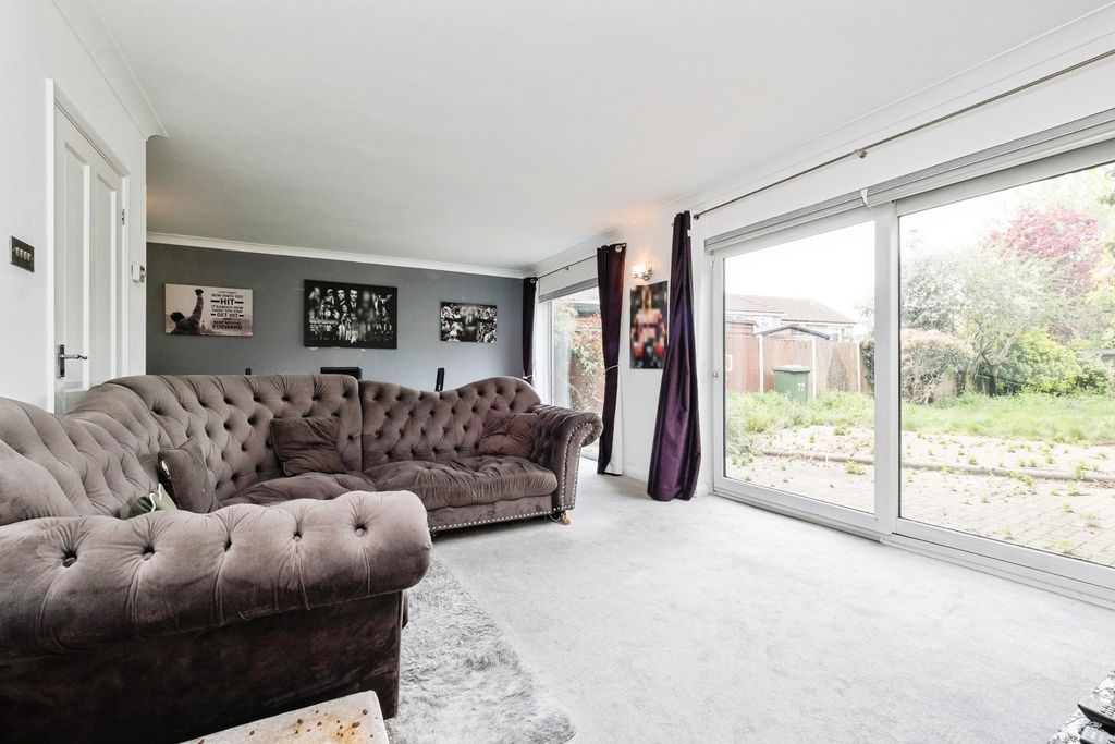 Property photo 2 of 27 Pbox-Img.Jpg