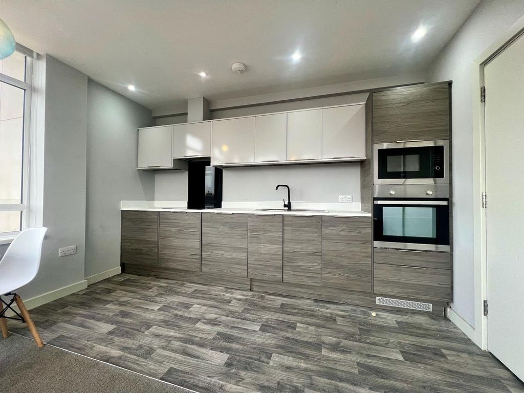 Property photo 3 of 5 Kitchen