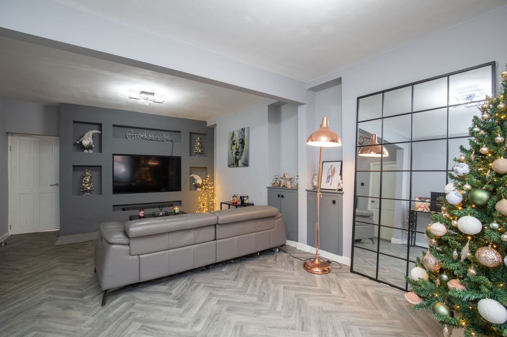 Property photo 3 of 24