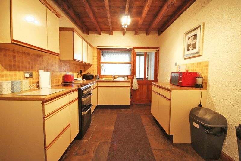 Property photo 2 of 9 Kitchen