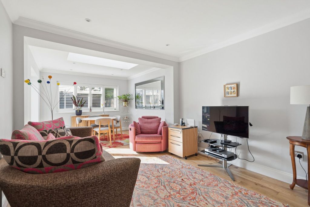 Property photo 2 of 18