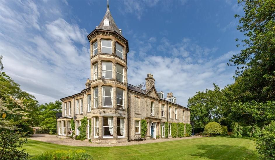 Property photo 1 of 11