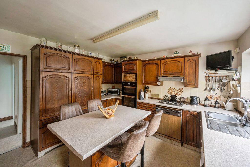 Property photo 3 of 17