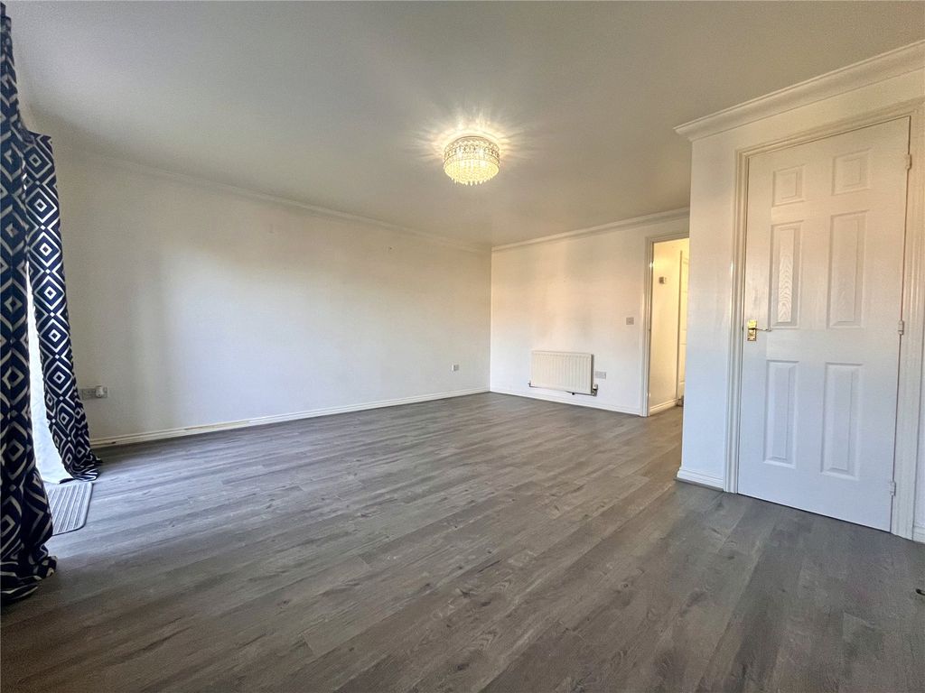 Property photo 3 of 11 Picture No. 22