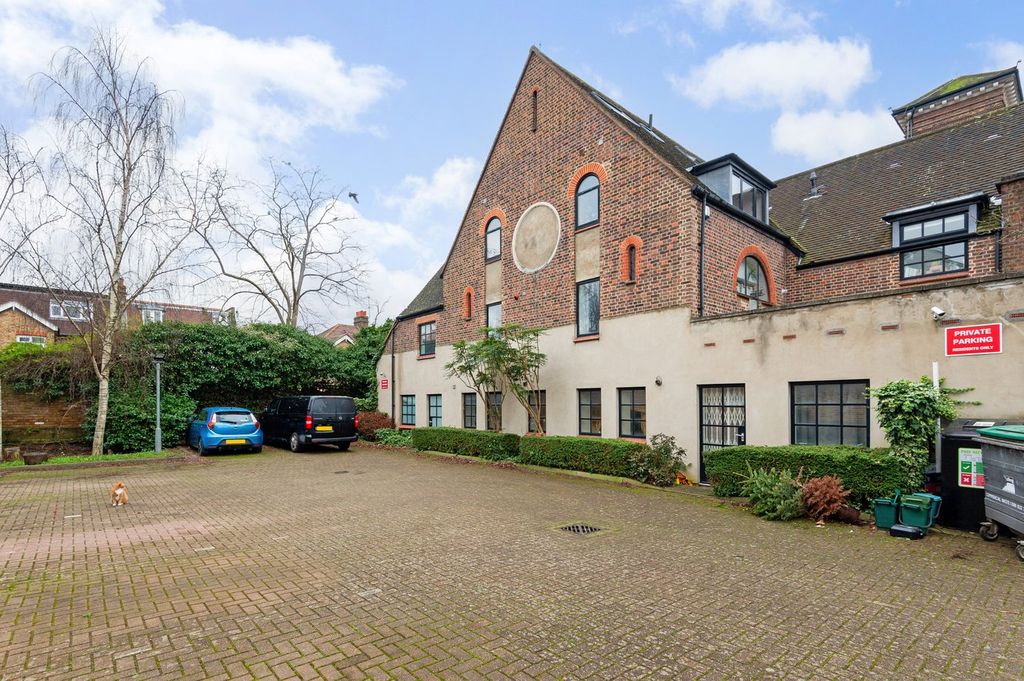 Property photo 2 of 5