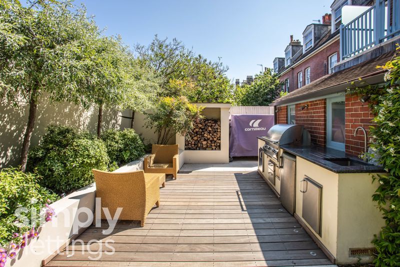 Additional image 7 of 8 bed property to rentPalmeira Avenue, Hove BN3