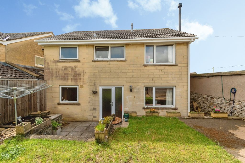 Property photo 3 of 18