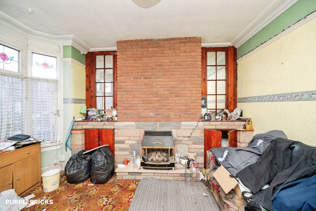 Property photo 3 of 27