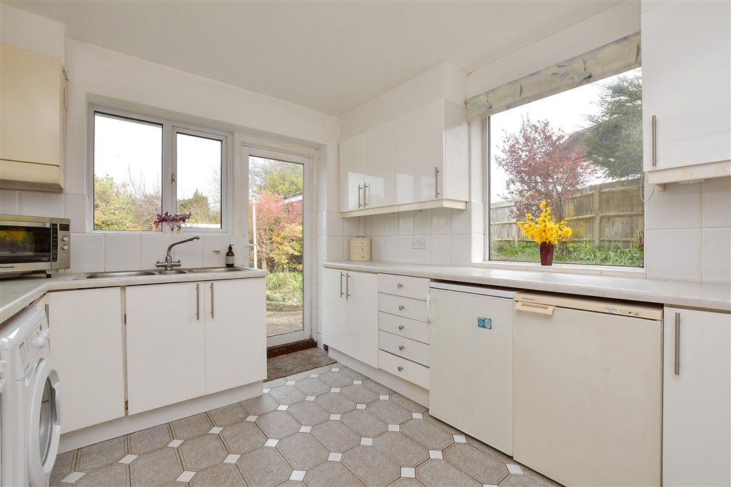 Property photo 2 of 21 Kitchen