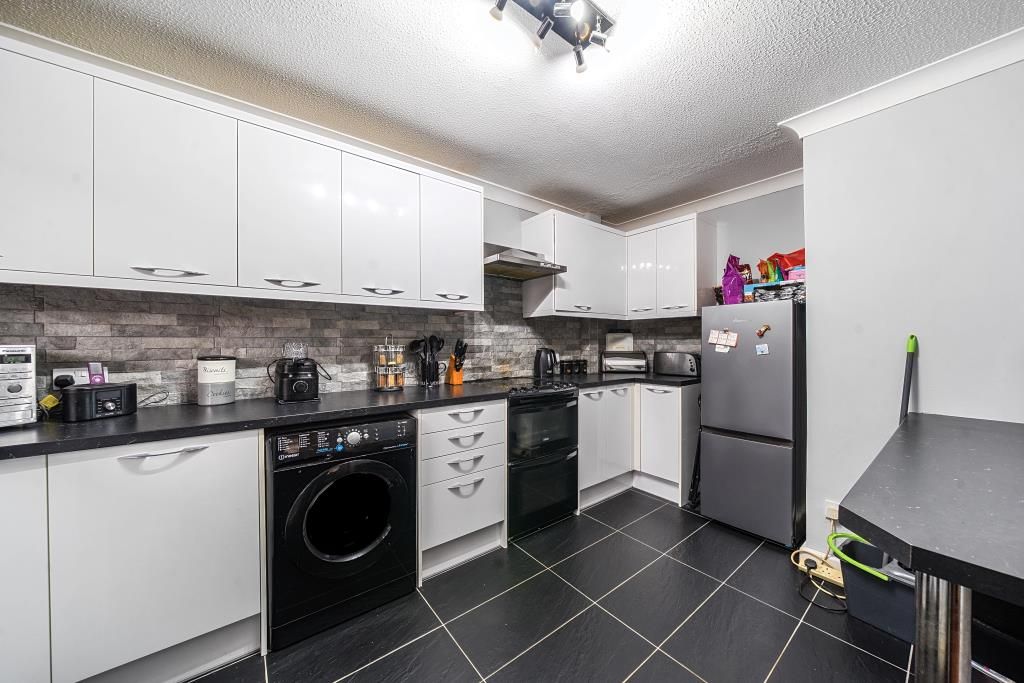 Property photo 2 of 20 Kitchen