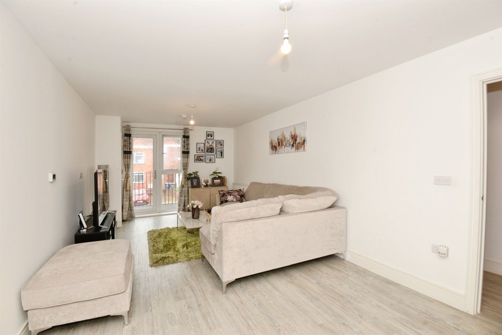 Property photo 3 of 19