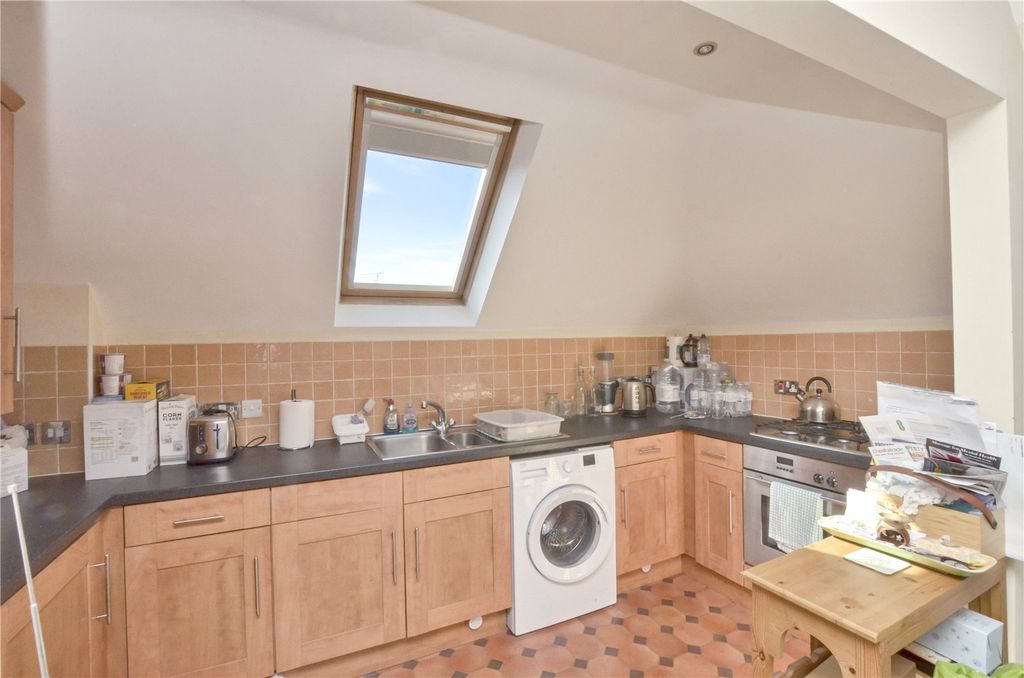 Property photo 3 of 8 Kitchen