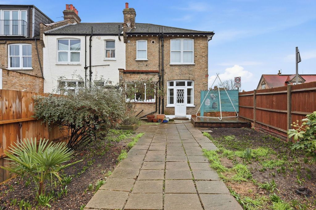 Property photo 3 of 19