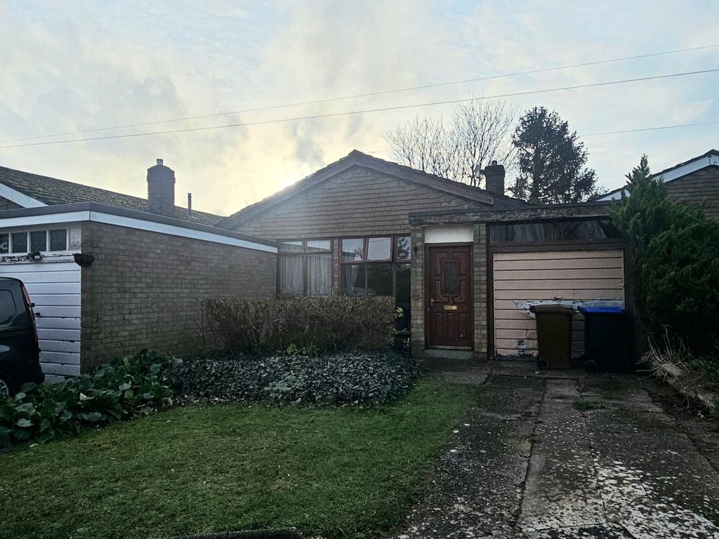 Property photo 1 of 9 Druids Way