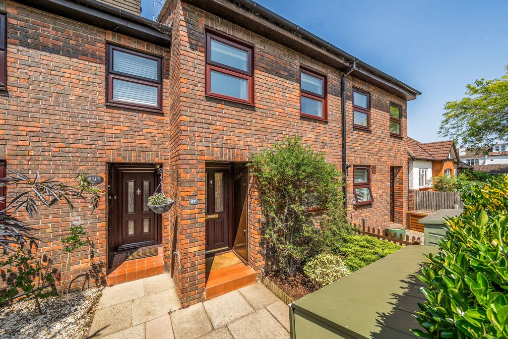 Property photo 3 of 13 1305317-20-68540d...