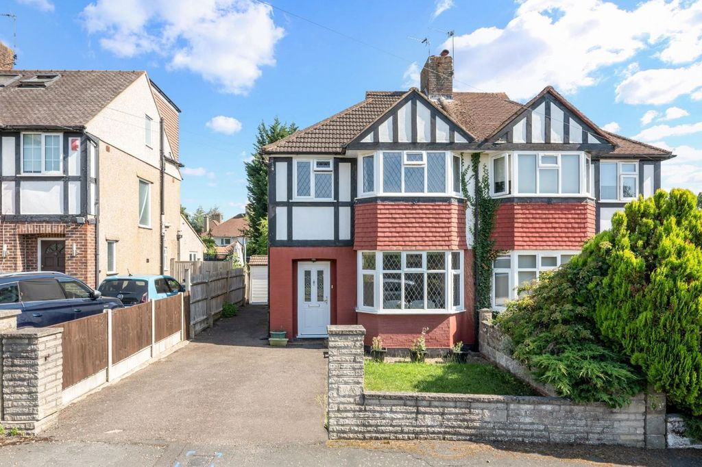 Property photo 1 of 14 Parklawn Avenue