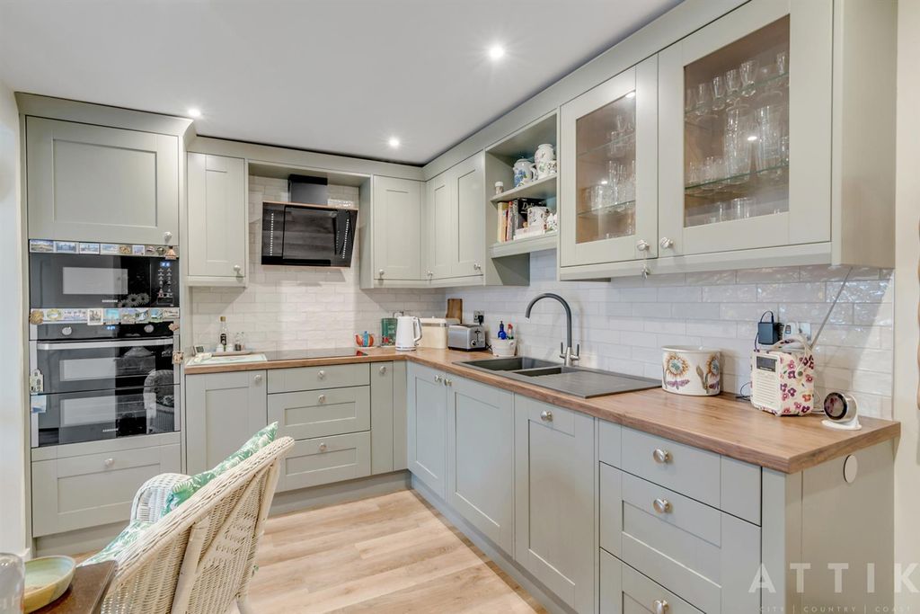 Property photo 3 of 24 Attik 11 St Johns Road Bungay Nr35 1Dh (19).Jpg