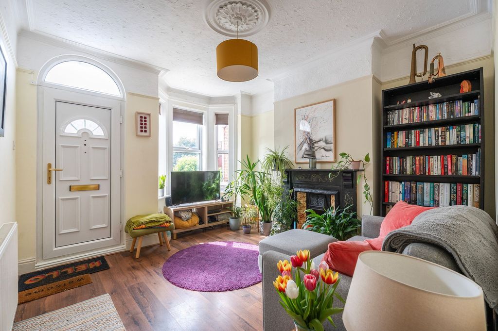 Property photo 2 of 17