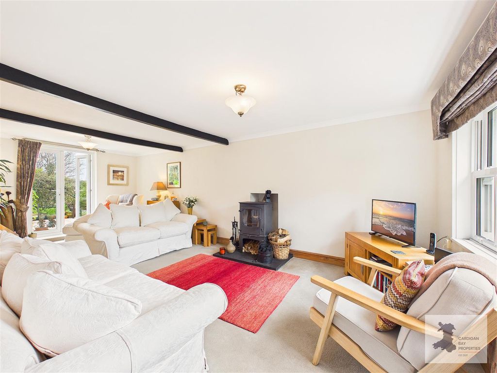 Property photo 2 of 40 Lounge/Diner