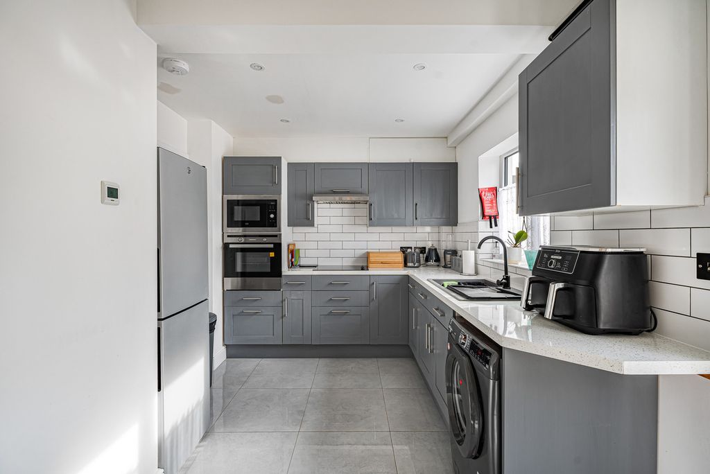 Property photo 3 of 22