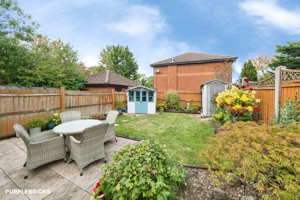 Property photo 3 of 21 Garden